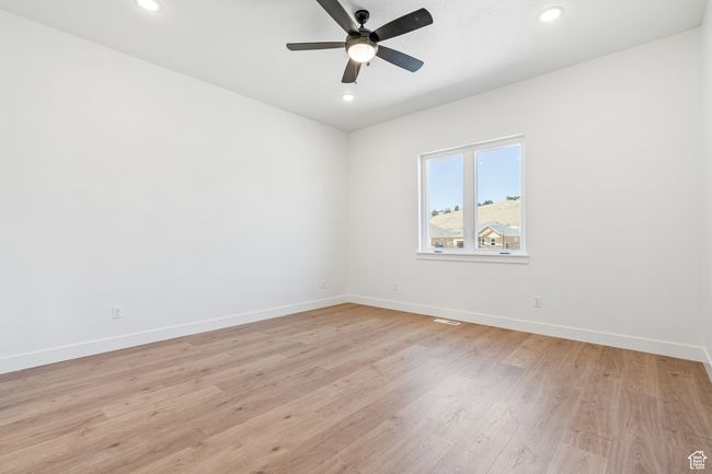 1226 Crest Dale Ln, House other with 3 bedrooms, 2 bathrooms and 2 parking in Santaquin UT | Image 17