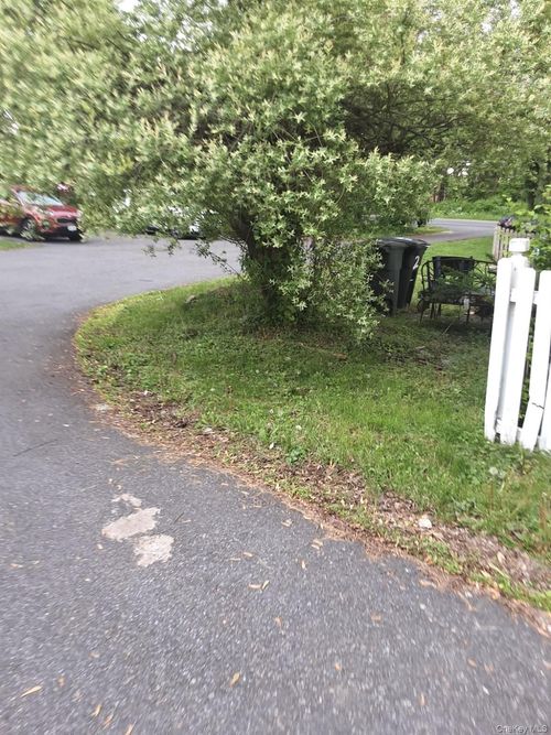3-572 Union Ave, New Windsor, NY, 12553-6167 | Card Image