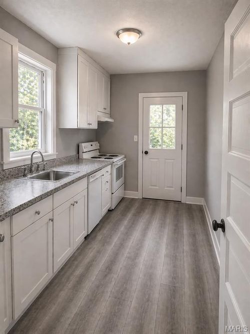 4822 Ashland Ave, Saint Louis, MO, 63115-2041 | Card Image