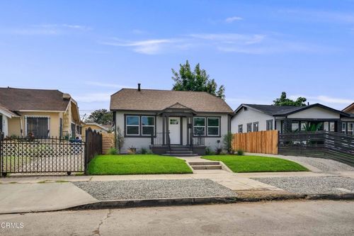 1210 W 70th St, Los Angeles, CA, 90044-2538 | Card Image