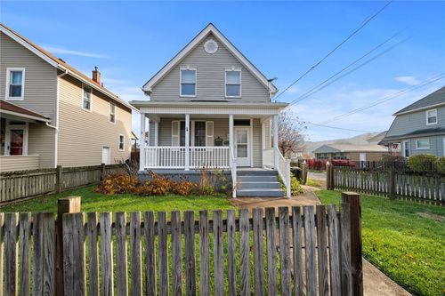 180 Center St, Springdale, PA, 15144-1632 | Card Image