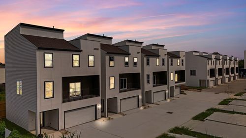 4704 Thornton Villas Ln, Houston, TX, 77018-3390 | Card Image