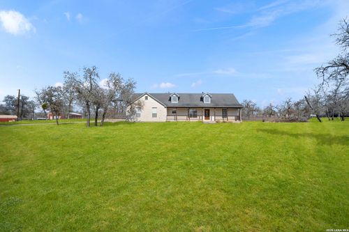 11560 Fm 775, Floresville, TX, 78114-4308 | Card Image