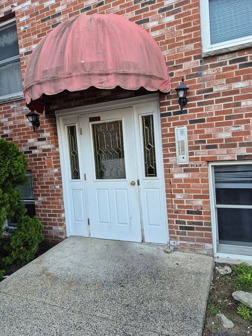203-33A Jackson St, Lynn, MA, 01902-1766 | Card Image