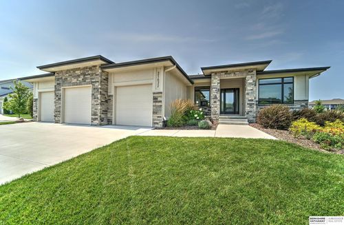 21432 B St, Elkhorn, NE, 68022-3264 | Card Image