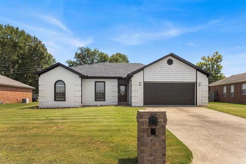 2422 Bluestone Dr, Cabot, AR, 72023 | Card Image