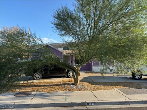 915 E Mesquite Ave, Las Vegas, NV, 89101-3109 | Card Image