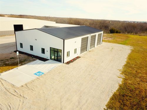 1704 Westaire Dr, Gainesville, TX, 76240-1741 | Card Image