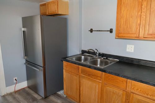 2001 School St, ROCKFORD, IL, 61101-5613 | Card Image