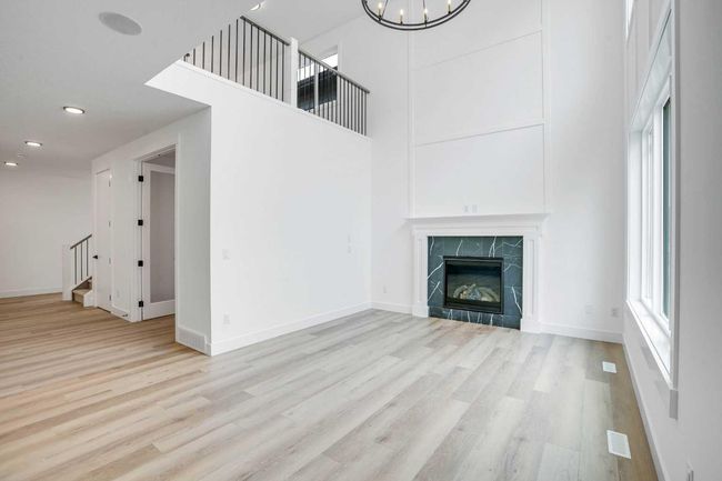 27 Heritage Close, House other with 3 bedrooms, 3 bathrooms and 3 parking in Cochrane AB | Image 11