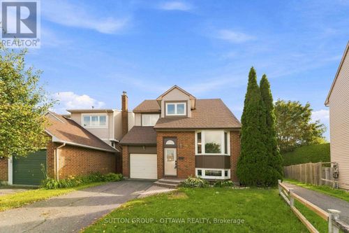 16 Crimson Gate, Ottawa, ON, K1T1Z6 | Card Image
