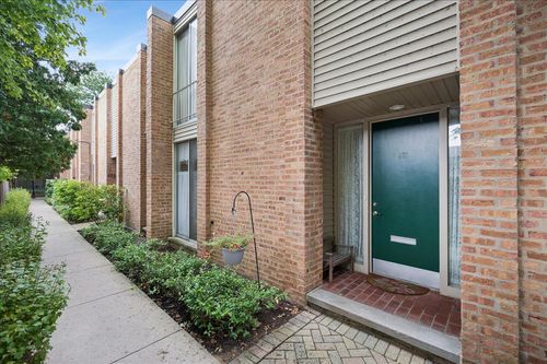 471 Linden St, Winnetka, IL, 60093-2530 | Card Image