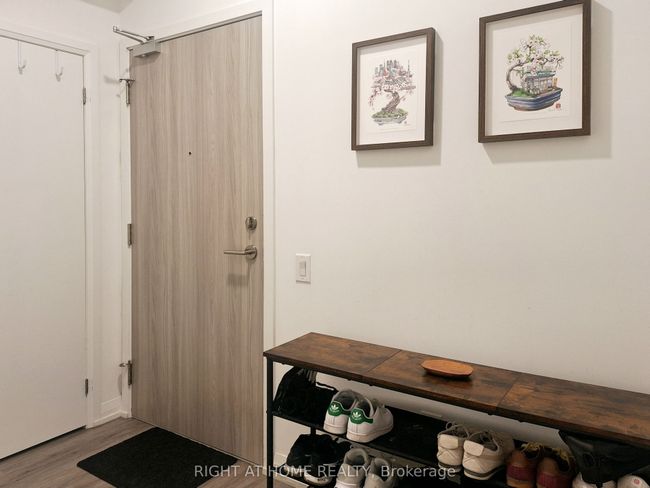 1107 - 75 Canterbury Pl, Condo with 2 bedrooms, 2 bathrooms and 1 parking in North York ON | Image 15