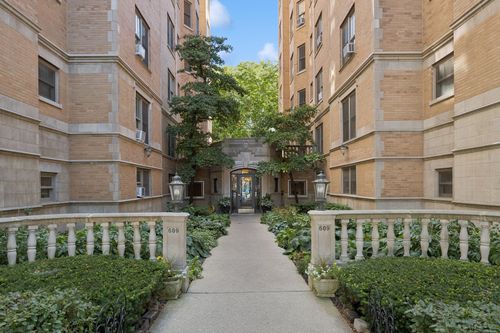 6a-609 W Stratford Place, Chicago, IL, 60657 | Card Image