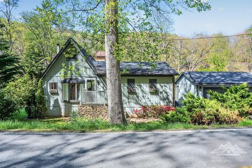 2317 Wolf Creek Hwy, Narrows, VA, 24124 | Card Image