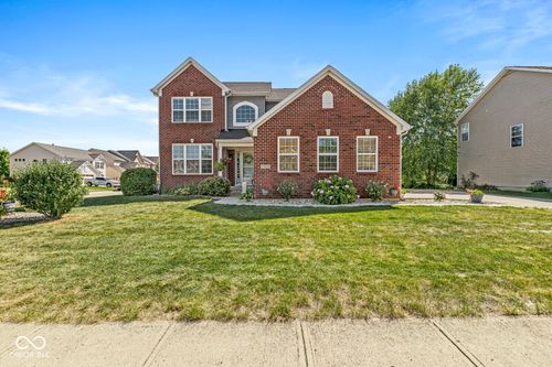 7821 Wedgetail Dr, Zionsville, IN, 46077-4421 | Card Image