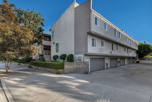 102-7240 Shirley, Reseda, CA, 91335 | Card Image