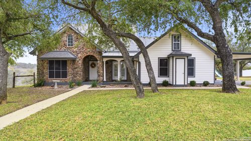 226 Broken Arrow, Floresville, TX, 78114-6012 | Card Image