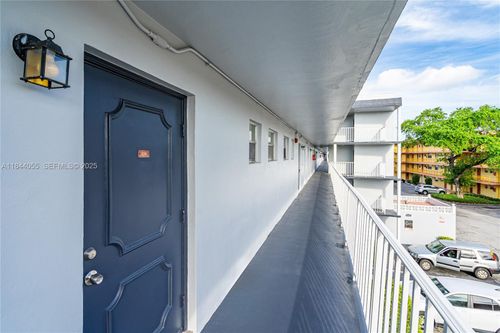 330-445 Ne 195th St, Miami, FL, 33179-3345 | Card Image