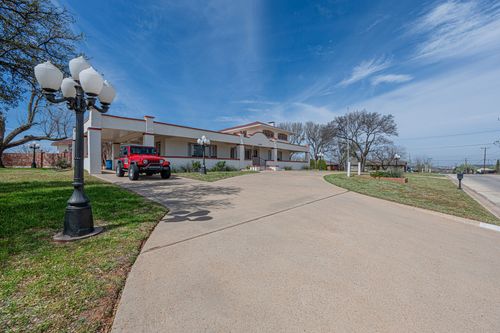 1400 Sam Houston St, Sweetwater, TX, 79556-7058 | Card Image