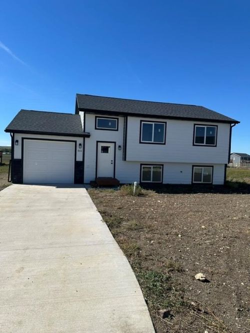 860 Bushnell Ct, Box Elder, SD, 57719-8042 | Card Image