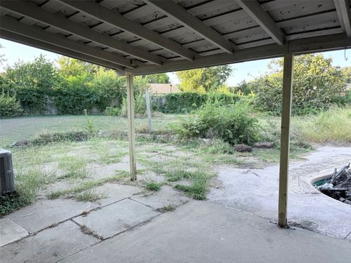 2410 Clint Ct, Arlington, TX, 76014-1719 | Card Image