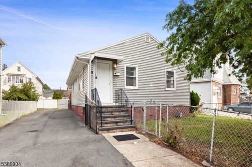 807 Canton St, Elizabeth, NJ, 07202-1635 | Card Image