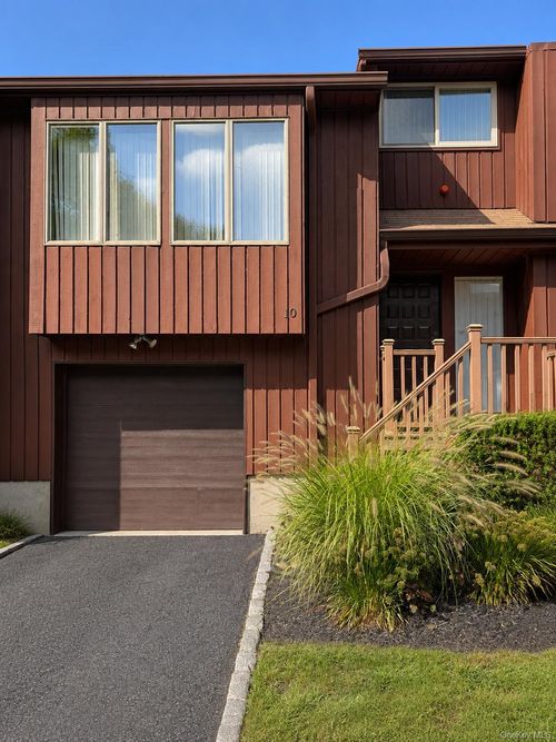 10 Braemar Ct, New City, NY, 10956-3042 | Card Image