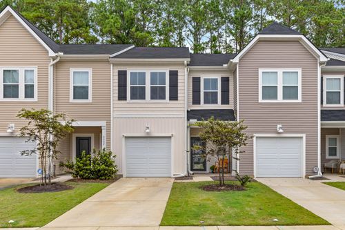 8004 Reagan Way, Charleston, SC, 29418-7017 | Card Image