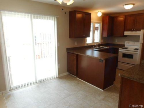 25159 Normandy St, Roseville, MI, 48066-3907 | Card Image