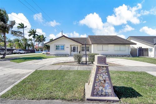 1992 Sw 139th Ct, Miami, FL, 33175-7054 | Card Image