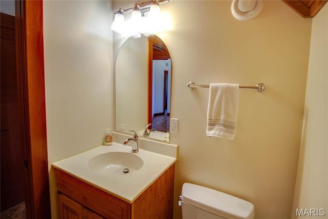 2445 Seiler Rd, House other with 3 bedrooms, 5 bathrooms and 2 parking in Alton IL | Image 51