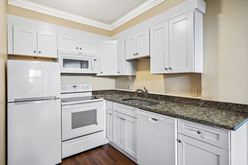 apt-11-36 Eliot St, Milton, MA, 02186-3023 | Card Image