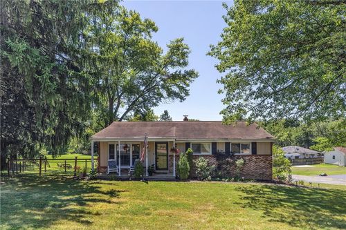 213 Sharon Grange Rd, Aliquippa, PA, 15001-5045 | Card Image