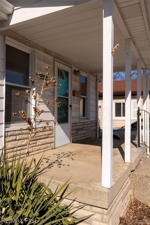 26721 Barrington St, Madison Heights, MI, 48071-3512 | Card Image