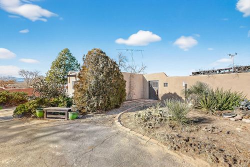 13 Arroyo Seco Cir, Espanola, NM, 87532-8009 | Card Image