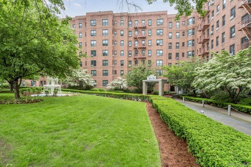 apt-107-84-01 Main St, Jamaica, NY, 11435-1701 | Card Image