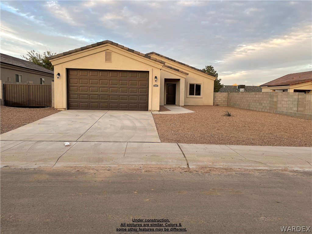 Farm Crest Ave, Kingman, AZ 86409