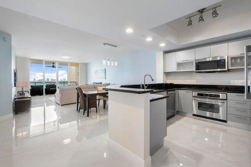 1003-2650 Lake Shore Dr, RIVIERA BEACH, FL, 33404-4604 | Card Image