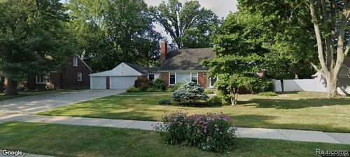 20308 Woodland St, Harper Woods, MI, 48225-2030 | Card Image