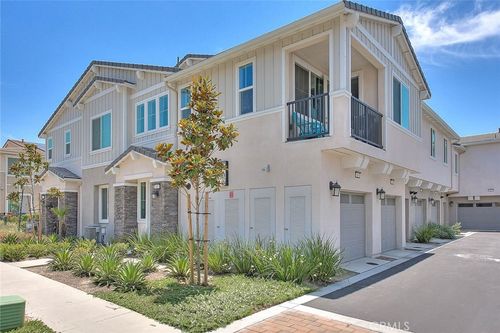 unit-413-16502 Casa Grande Ave, Fontana, CA, 92336-6110 | Card Image