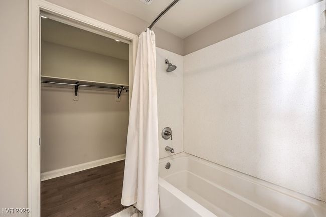 UNIT-810 - 150 Las Vegas Blvd N, Condo with 2 bedrooms, 2 bathrooms and null parking in Las Vegas NV | Image 17