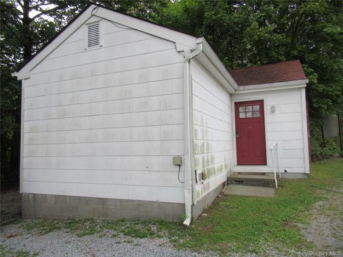 1-1 Oscawana Lake Rd, Putnam Valley, NY, 10579-3003 | Card Image