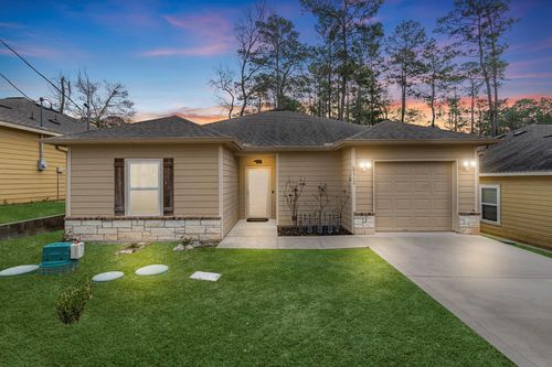 15760 Beechnut Dr, Montgomery, TX, 77356-3631 | Card Image