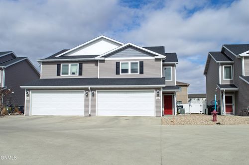 2601 Douglas Pl Se, Mandan, ND, 58554-4414 | Card Image