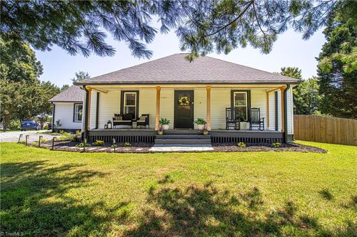 1105 Jonestown Rd, Winston Salem, NC, 27103-5208 | Card Image