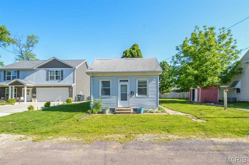 1319 Eisenhower Rd, Mascoutah, IL, 62258-1607 | Card Image