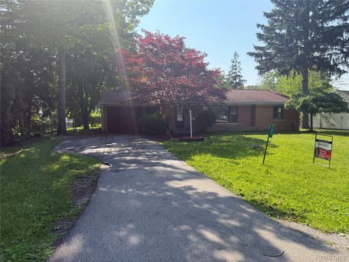 1321 Rainbow Dr, Saginaw, MI, 48638-5667 | Card Image