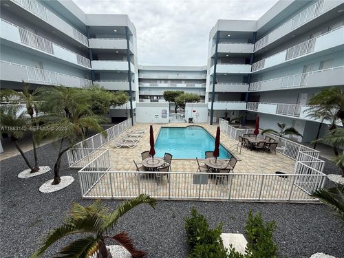 apt-227-8261 Nw 8th St, Miami, FL, 33126-3964 | Card Image