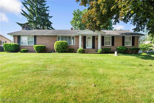 5222 Echovalley Street Nw, North Canton, OH, 44720 | Card Image